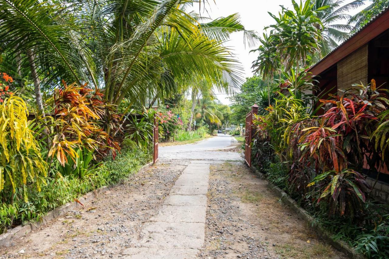 Oyo 1259 Kuta Garden Homestay Exterior photo